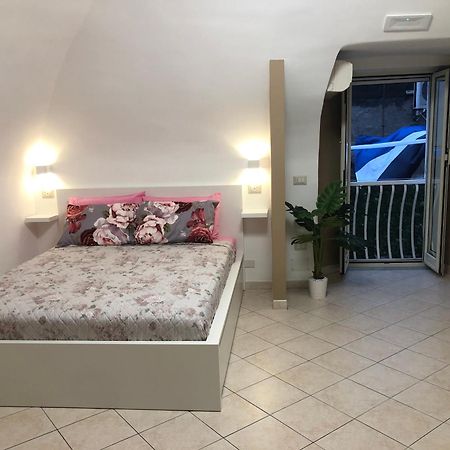 Appartement La Casa Di Ludovica à Naples Extérieur photo